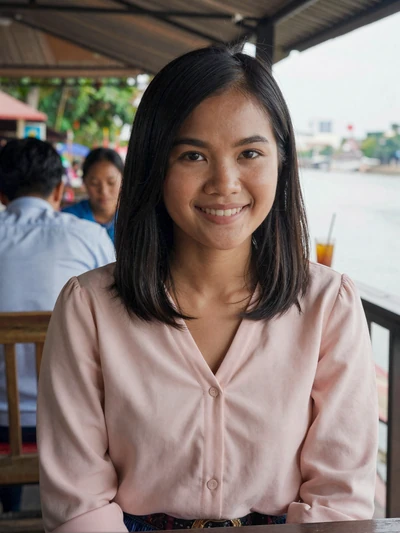 Laotian woman Soukanya from Vientiane seeking meaningful relationship